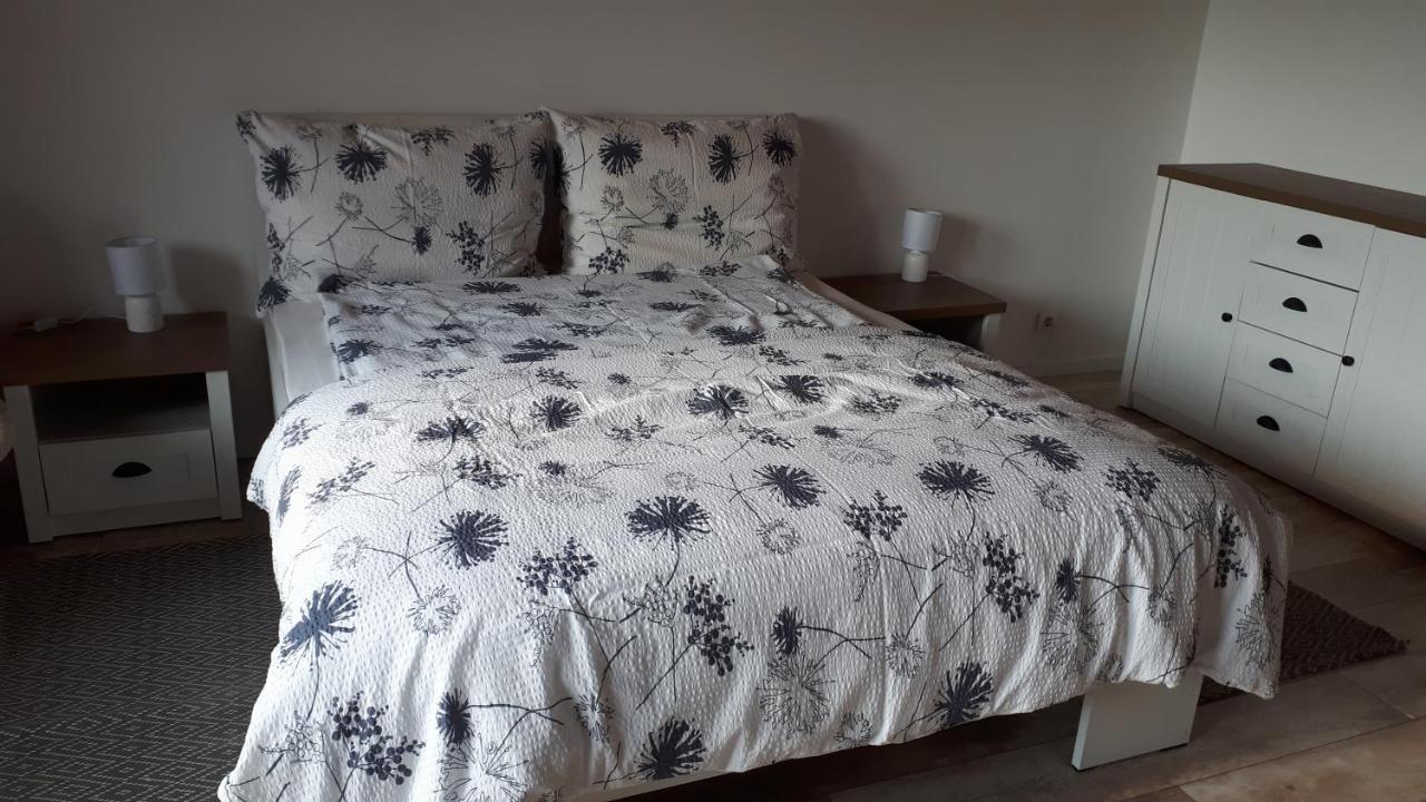 Feher Rozsa Apartman Черсегтомай Экстерьер фото