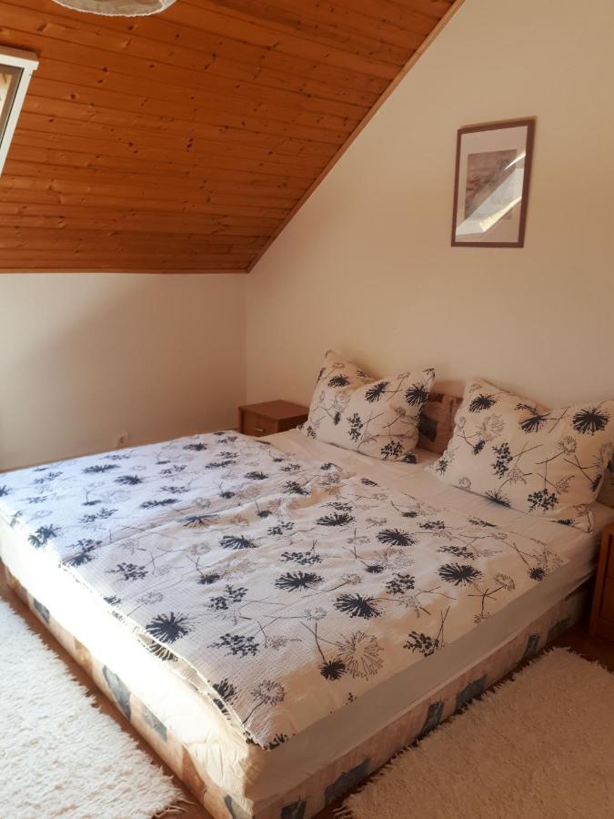 Feher Rozsa Apartman Черсегтомай Экстерьер фото